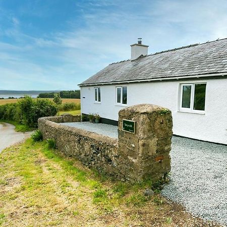 Tan Yr Allt Llangadwaladr  Exterior photo