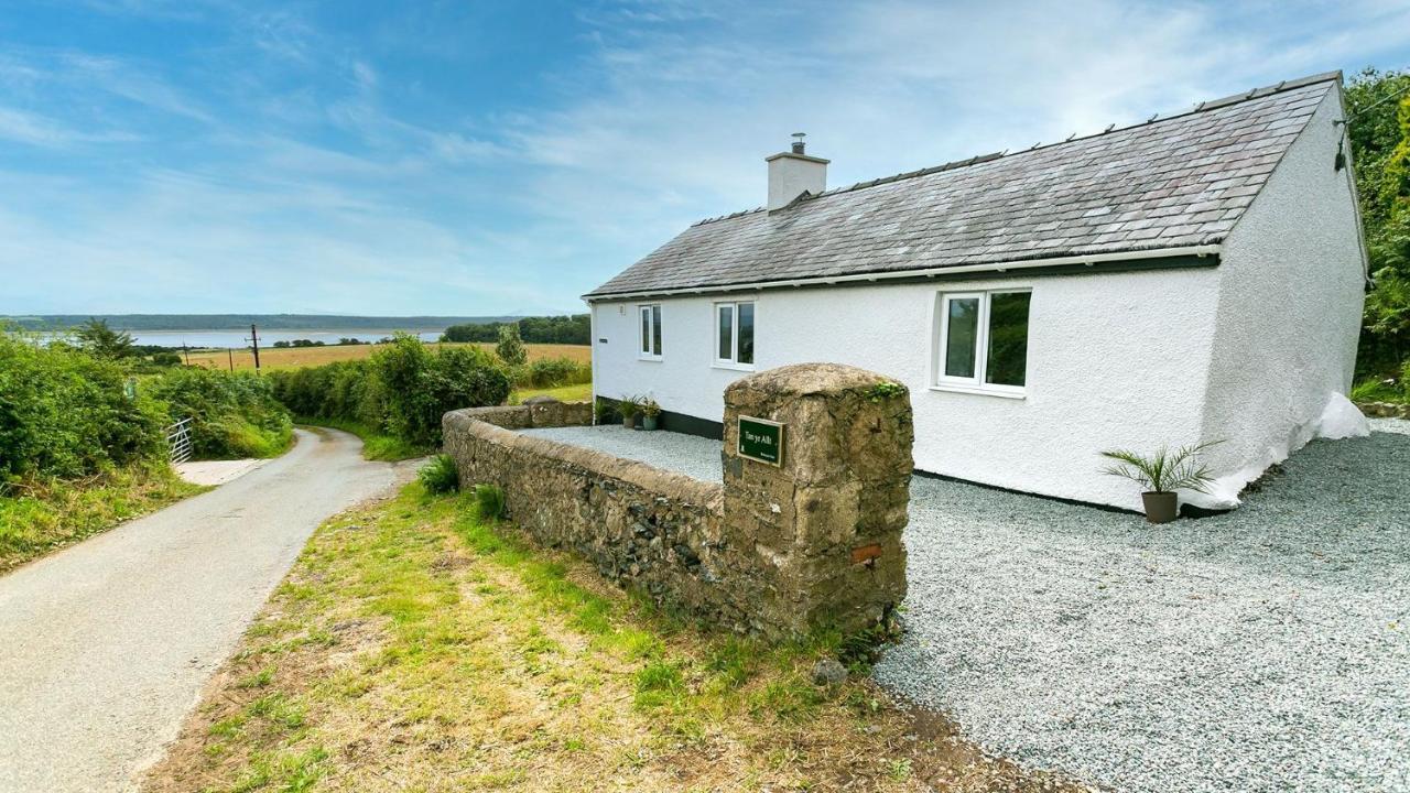 Tan Yr Allt Llangadwaladr  Exterior photo