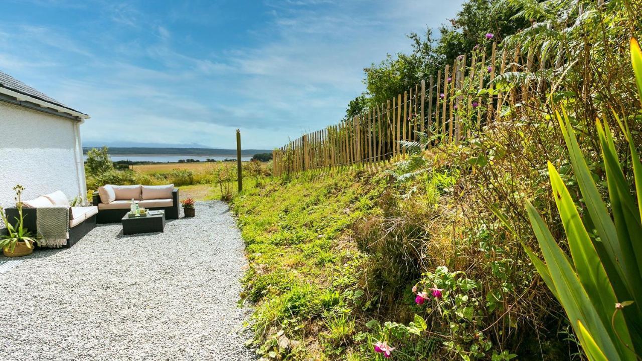 Tan Yr Allt Llangadwaladr  Exterior photo